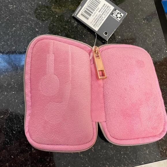 NWT 🎧 Pink Zip Up Velvet Headphone Case - Picture 2 of 7